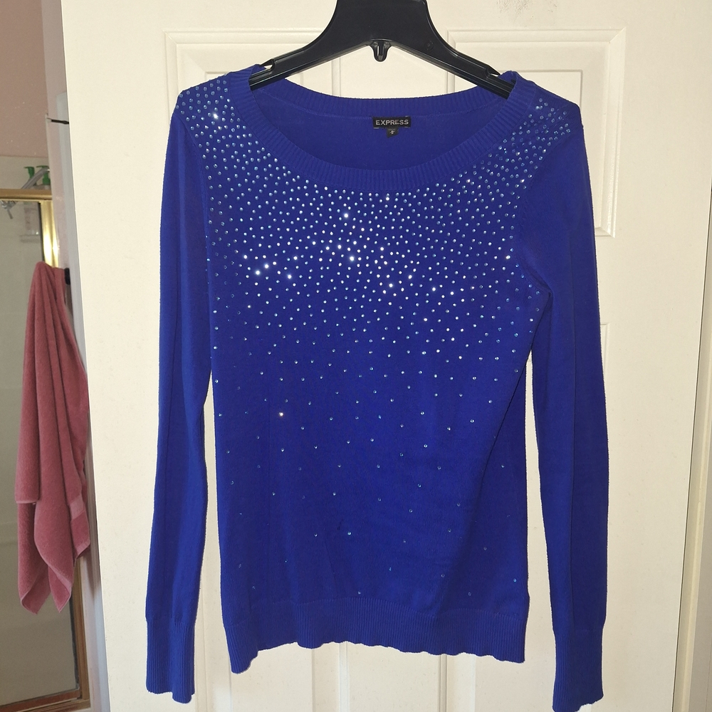 Express Sweater - Picture 2 of 7